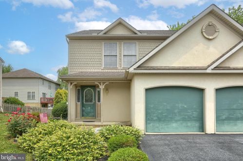 38 Eagle Dr, Ephrata, PA 17522-8763