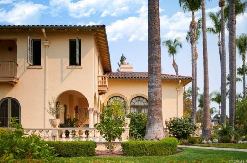 1904 Heliotrope Dr, Santa Ana, CA 92706-2538