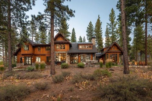 9654 Dunsmuir Way, Truckee CA  96161-4268 exterior