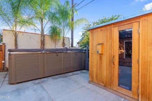 1133 Cordova Ave, Glendale CA  91206-2114 exterior