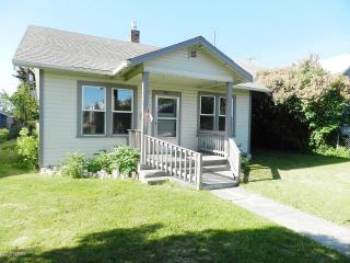 106 Bartlett Ave, Selah, WA 98942-1116