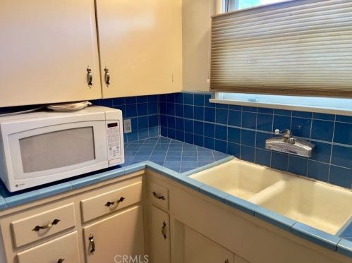 3640 Columbia Ave, Riverside CA  92501-1605 exterior