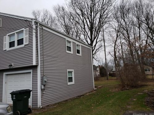 20 Nursery Dr, Hartford, CT 06117-2736