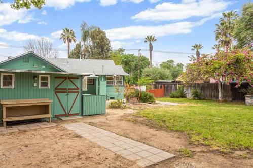 5766 Grand Ave, Riverside CA  92504-1300 exterior