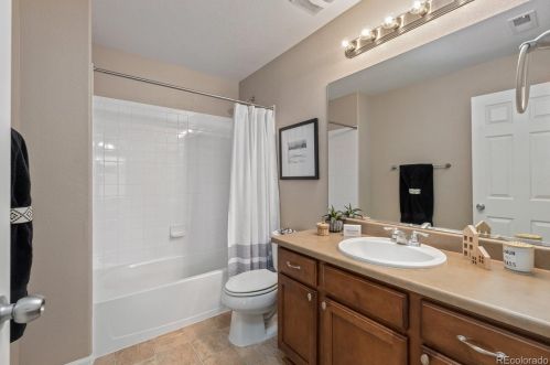 5421 Eaton Park Way, Aurora CO 80016-4292 exterior