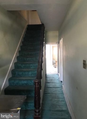 18 Front St, Florence, NJ 08518-1319