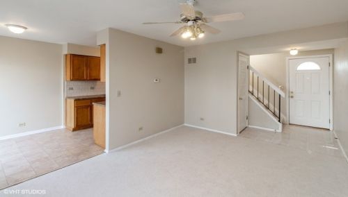 1894 Hickory Ln, Glendale Heights, IL 60139-2119