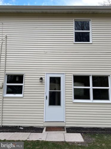 1542 Trindle Rd, Carlisle PA  17015-9759 exterior