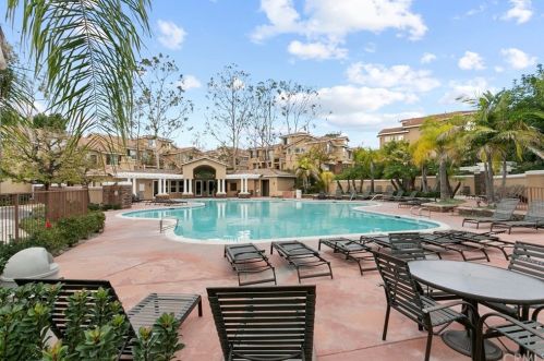 1096 Positano Ave, Anaheim CA  92808-1538 exterior