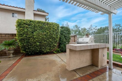 405 Laureltree Dr, Anaheim CA  92808-1648 exterior