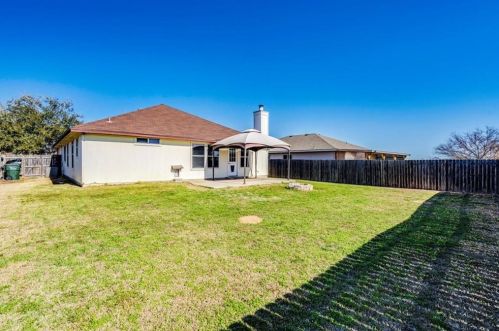 123 Discovery, Uhland TX 78640-5490 exterior
