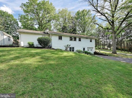 134 Scenic View Dr, Ephrata PA  17522-9570 exterior