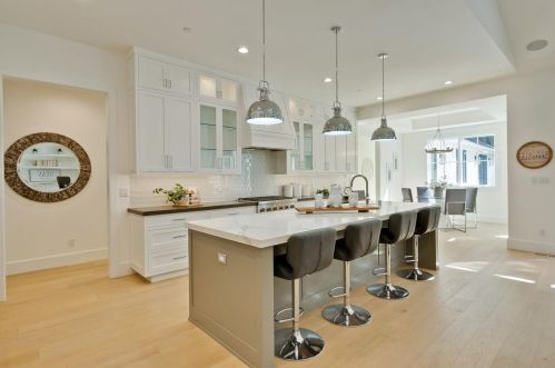 929 Russell Ave, Los Altos CA  94024-5061 exterior