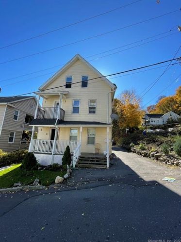 40 5th St, Waterbury, CT 06708-4224