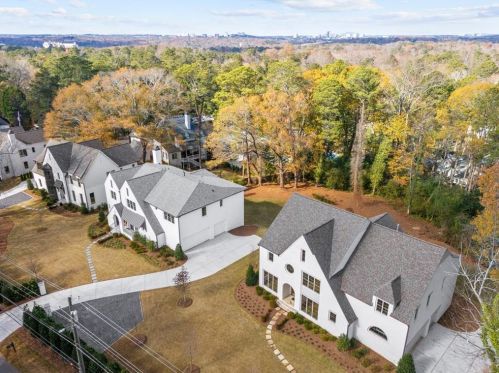 679 Moores Mill Rd, Atlanta GA  30327-0015 exterior