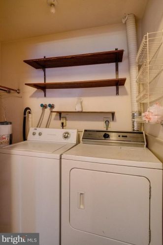 1081 Monticello Ln, Lancaster PA  17603-9410 exterior