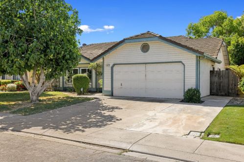 4620 Endicott Dr, Salida, CA 95368-9193