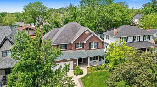 14 Oxford Ave, Willowbrook, IL 60514-1150