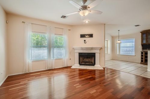 8717 Copano Dr, Austin TX  78749-3886 exterior