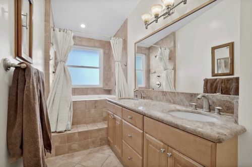 15751 Morrison St, Van Nuys CA  91436-1543 exterior