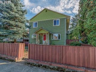 5816 Ramona St, Portland, OR 97206-6044