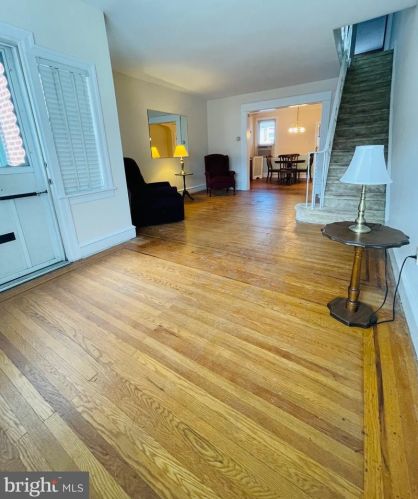 3439 Friendship St, Philadelphia, PA 19149-1621