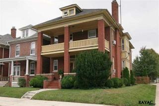 301 Middle St, Hanover PA  17331-2573 exterior