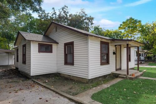 3920 4th St, Fort Worth TX  76107-2016 exterior