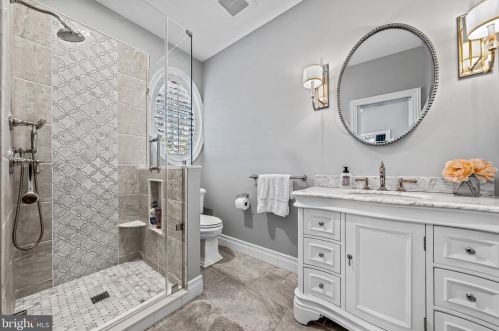 114 Kings Hwy, Tavistock NJ 08033-1981 exterior