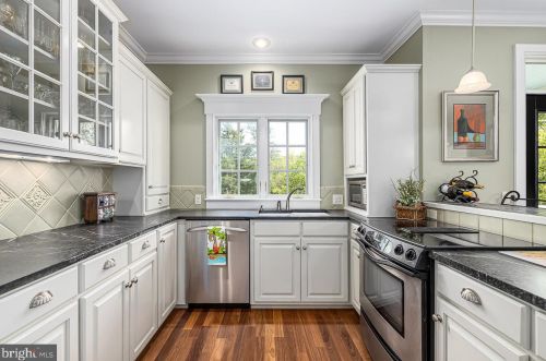 42 Creekside Ln, New Market, VA 22844