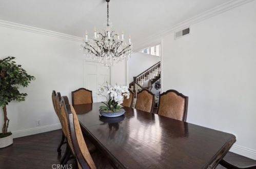 1566 Hillside Dr, Glendale CA  91208-2456 exterior
