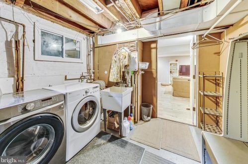 1506 Live Oak Dr, Silver Spring MD 20910-1543 exterior