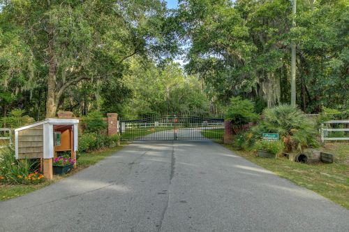 4637 Lazy Creek Ln, Wadmalaw Is SC  29487-7066 exterior