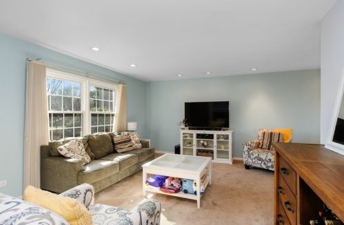 594 Patton Dr, Buffalo Grove, IL 60089-3450