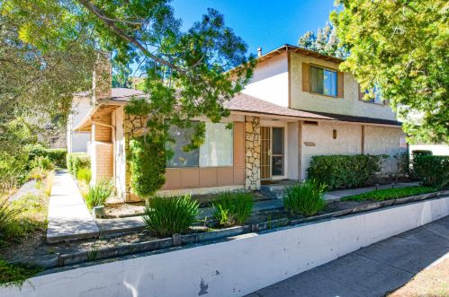 2005 Via Esmarca, Oceanside, CA 92054-7302
