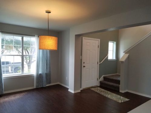 650 Goldenrod St, Uhland TX  78640-5456 exterior