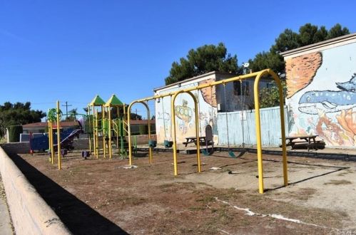 1000 Bishop St, Santa Ana CA  92701-6402 exterior