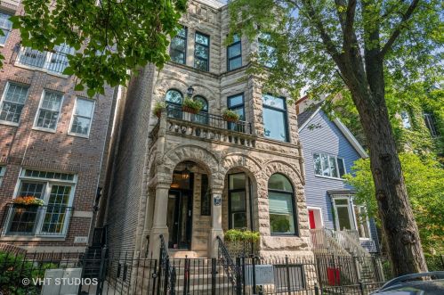 628 Briar Pl, Chicago, IL 60657-4521