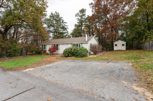 5 Brigham St, Nashua, NH 03064-2047