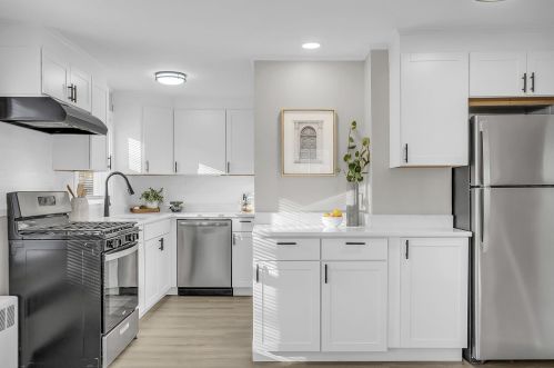 1 Howard St, Nashua, NH 03060-3509