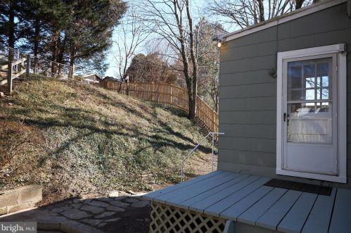 221 Dl Dr, Silver Spring MD 20910-1501 exterior