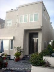 121 31st St, Manhattan Beach, CA 90266-3907