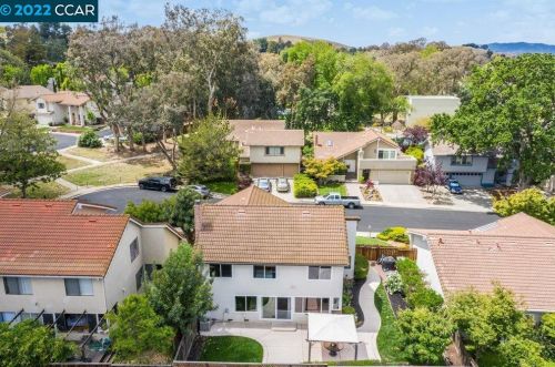 4423 Weeping Spruce Ct, Concord CA  94521-4442 exterior