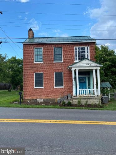 69 Springfield Pike, Springfield WV  26763 exterior