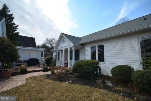 107 29th St, Purcellville, VA 20132-3261