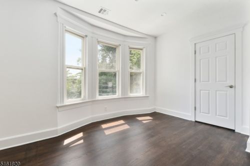 67 Dunnell Rd, Maplewood NJ  07040-1333 exterior