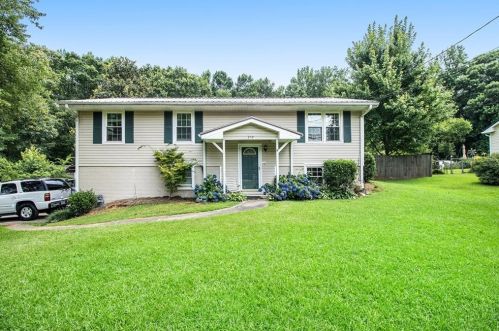 210 Woodglen Dr, Holly Springs, GA 30188-3714
