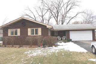 1001 Valley Ln, Romeoville, IL 60441-3752