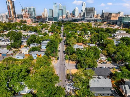 1302 2nd St, Austin TX  78702-4308 exterior