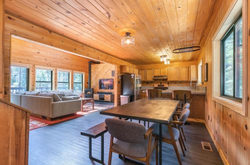 12279 Bennett Flat Rd, Truckee CA  96161-6202 exterior
